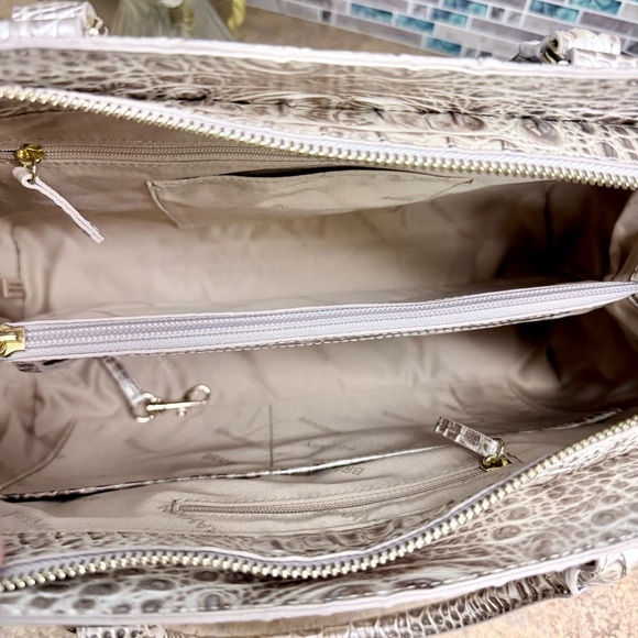 NWT Brahmin Small Finley Pristine silver purse - Picture 7 of 7